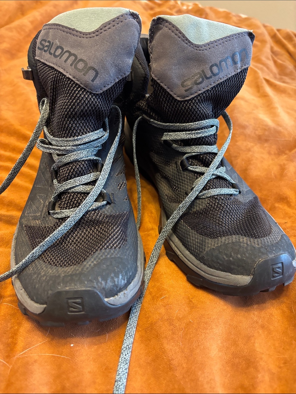 Salomon Men's Black and Gray Trail Boots
